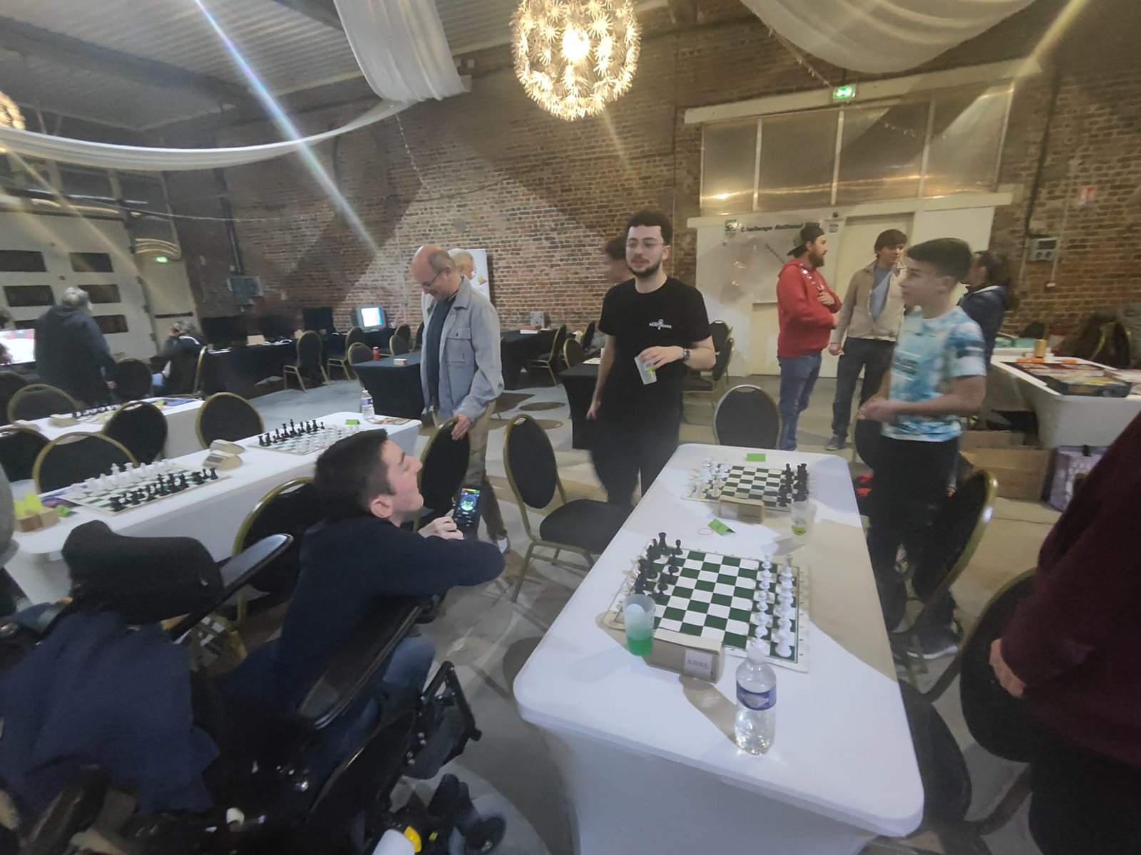 Tournoi d'échecs dans la salle du domaine